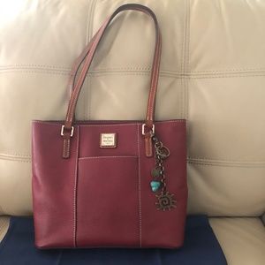 Dooney & Burke shopper tote bag - red wine